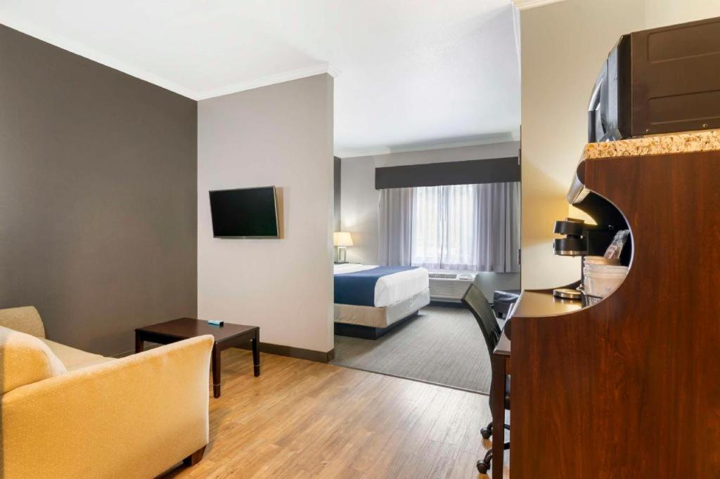 Best Western Plus Olathe Hotel Экстерьер фото