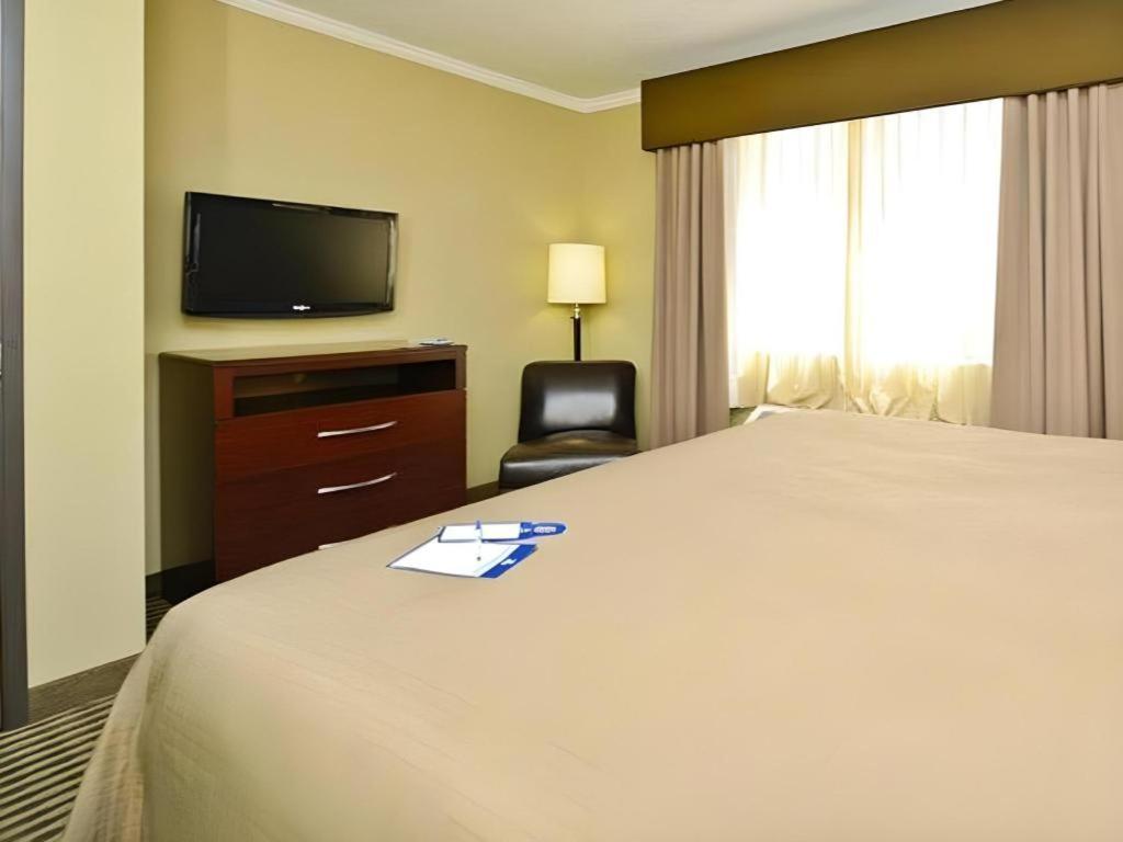 Best Western Plus Olathe Hotel Экстерьер фото